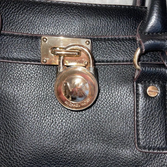 MK Purse - Picture 2 of 5